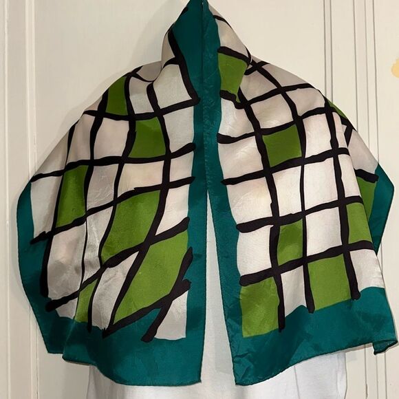 Vtg mid century mod white, black & green print square polyester rectangle scarf - Picture 2 of 9